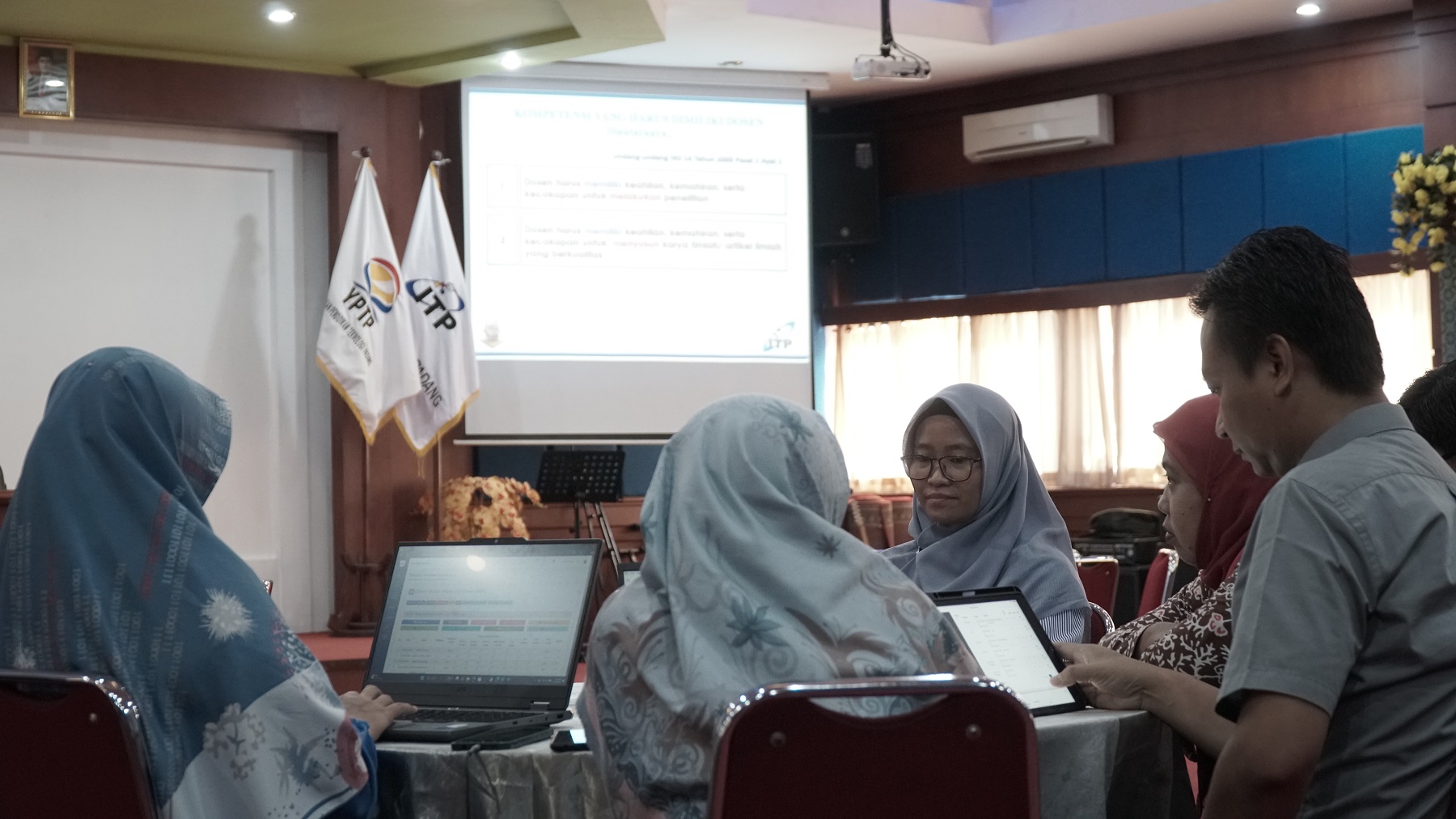 Workshop Pembekalan dan Pendampingan Pembuatan Roadmap Penelitian dan Update Sinta Ke Dosen